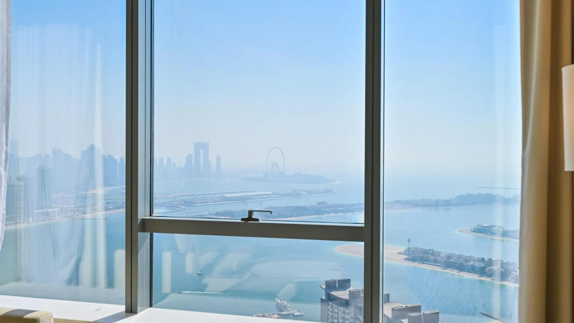 Luxury 1-Br With Stunning Views In Palm Tower By Luxe Shortlet Apartment Dubai