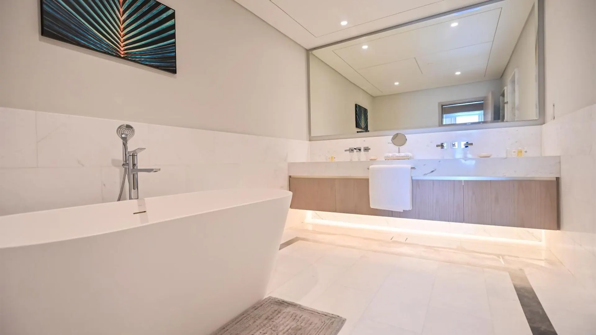 Luxury 1-Br With Stunning Views In Palm Tower By Luxe Shortlet Apartment Dubai